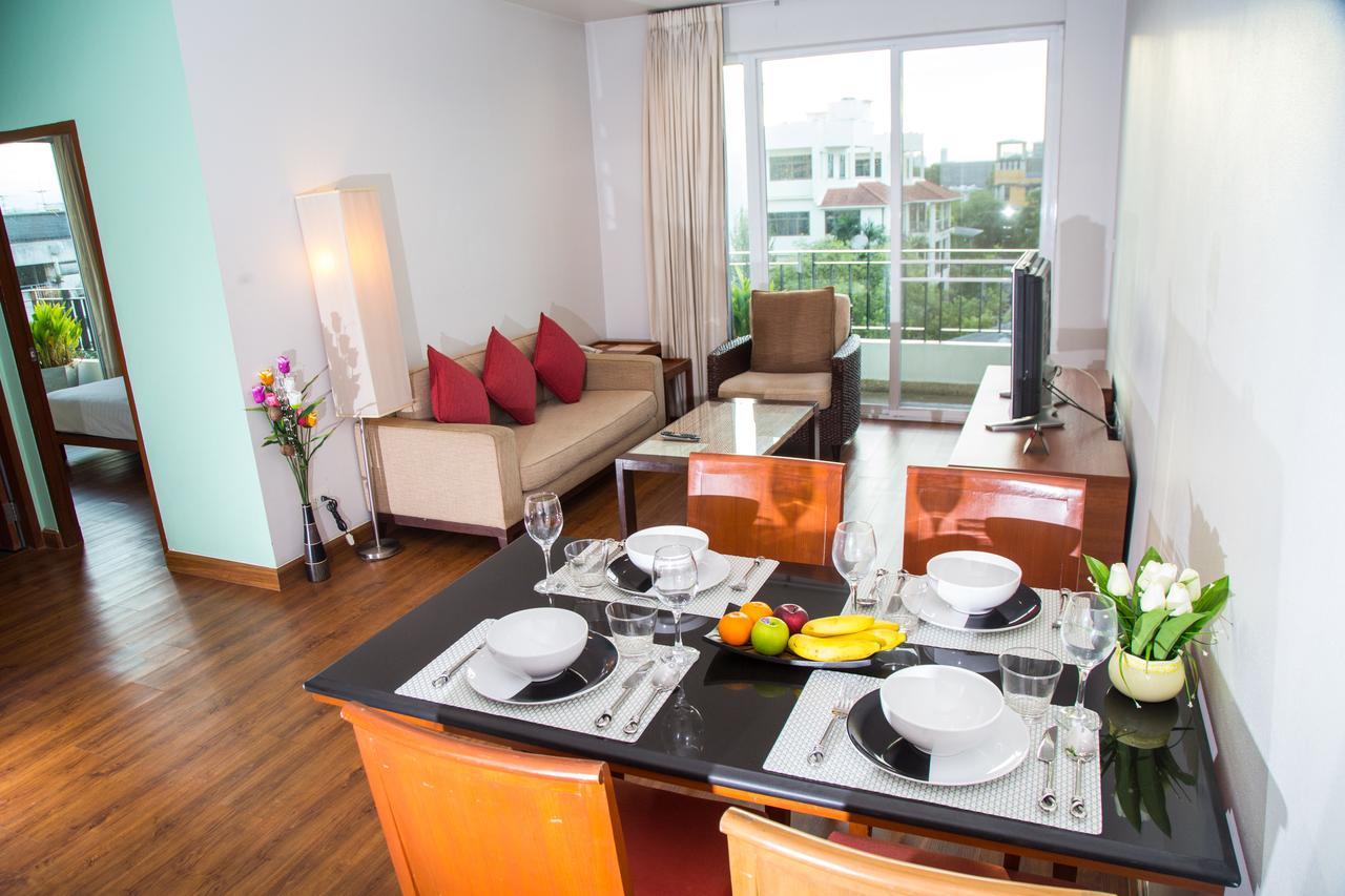 Patio Luxury Suites Bangkok Exterior photo