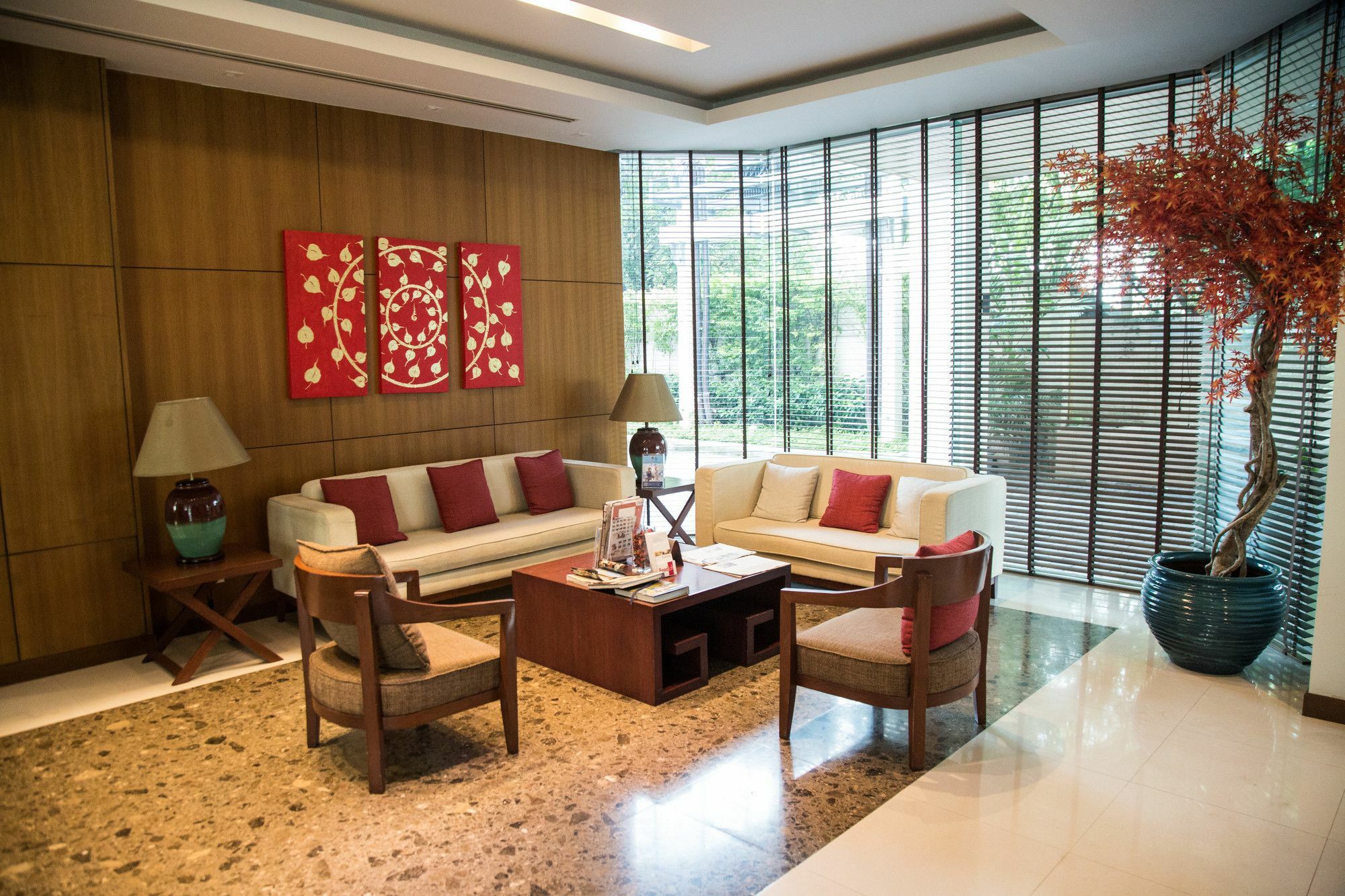 Patio Luxury Suites Bangkok Exterior photo